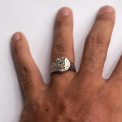 Circular Rabbit Head Ring -Fashion Clothing Store IMG 5749